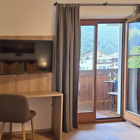Haus Viktoria شقة