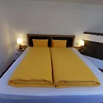 Haus Viktoria * 메이른호픈